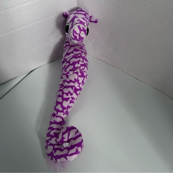 Ripley’s Aquarium lilac sea horse plush 14” long - Picture 3 of 6